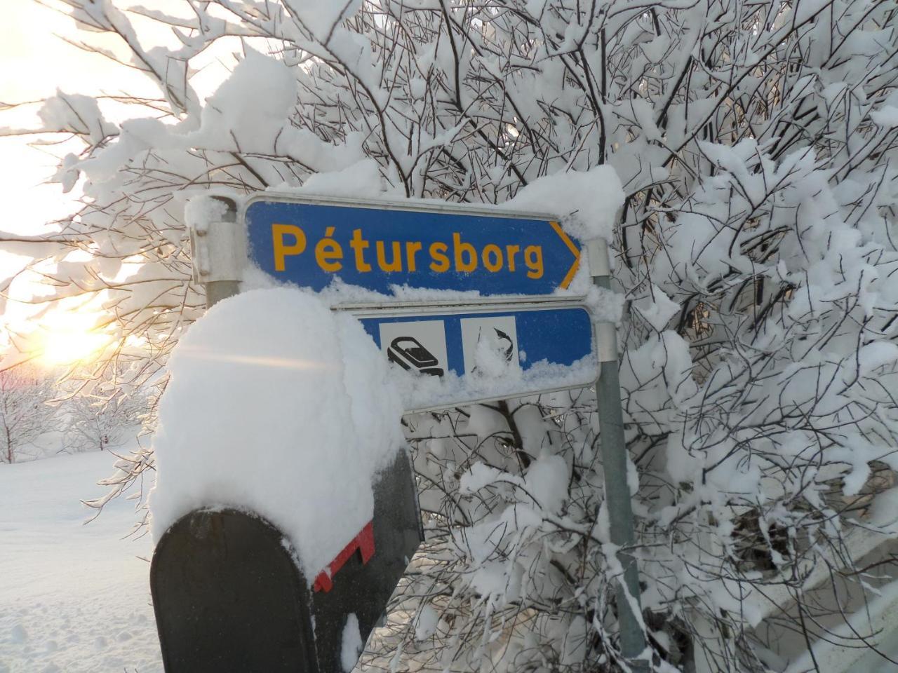 Guesthouse Petursborg Akureyri Exterior foto